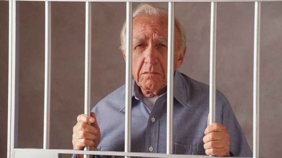 Пенсионеры под прицелом: как непростительные ошибки могут привести к уголовной ответственности