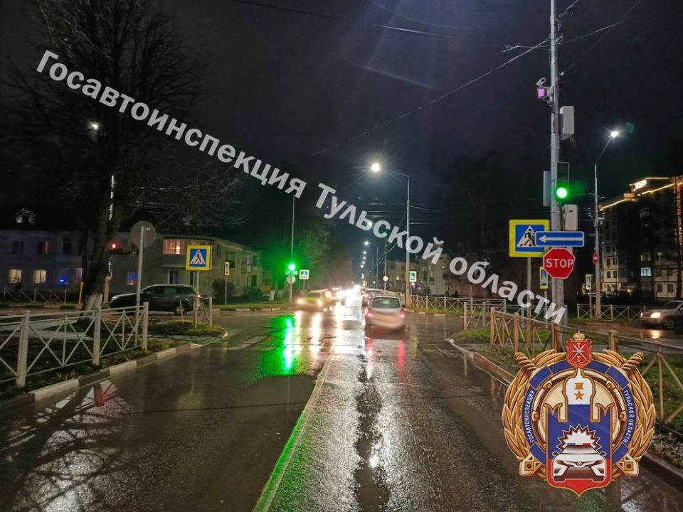 26 ноября в 16:30 на улице Трудовые резервы города Новомосковск Тульской области, мужчина 1986 года рождения, управляя автомобилем «Лада 212140», совершил наезд на пешехода женщину – 1958 года рождения, которая, по...