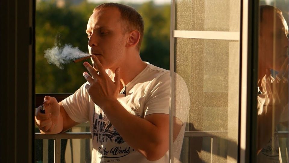 Как справиться с табачным дымом от соседей: советы и рекомендации