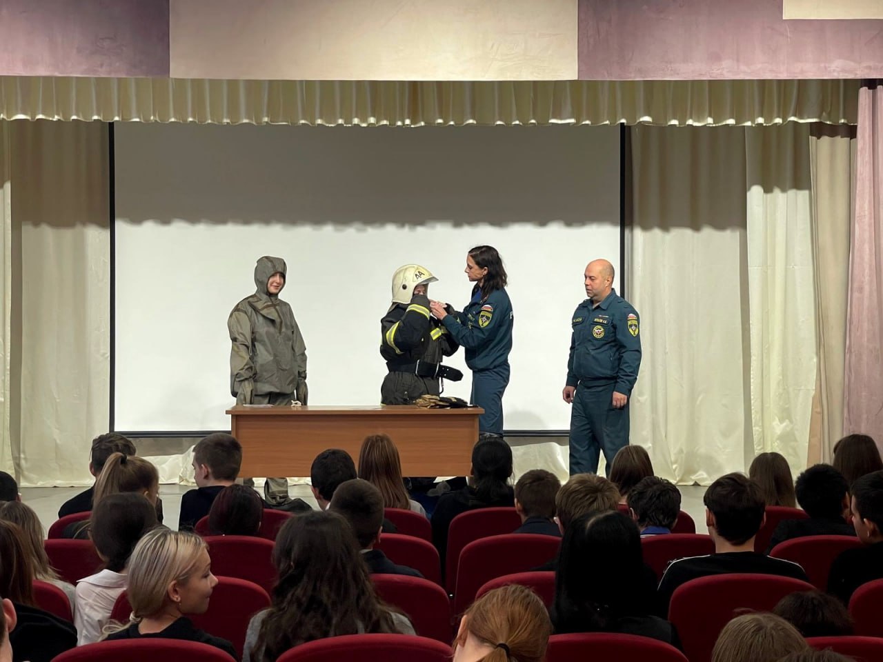 Жителей Тульской области обучили реагированию на экстремальные ситуации Жителей Тульской области обучили реагированию на экстремальные ситуации