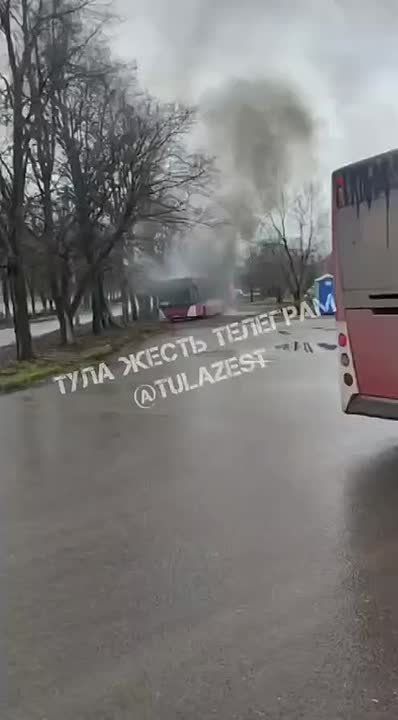 Автобус №7 загорелся в Туле