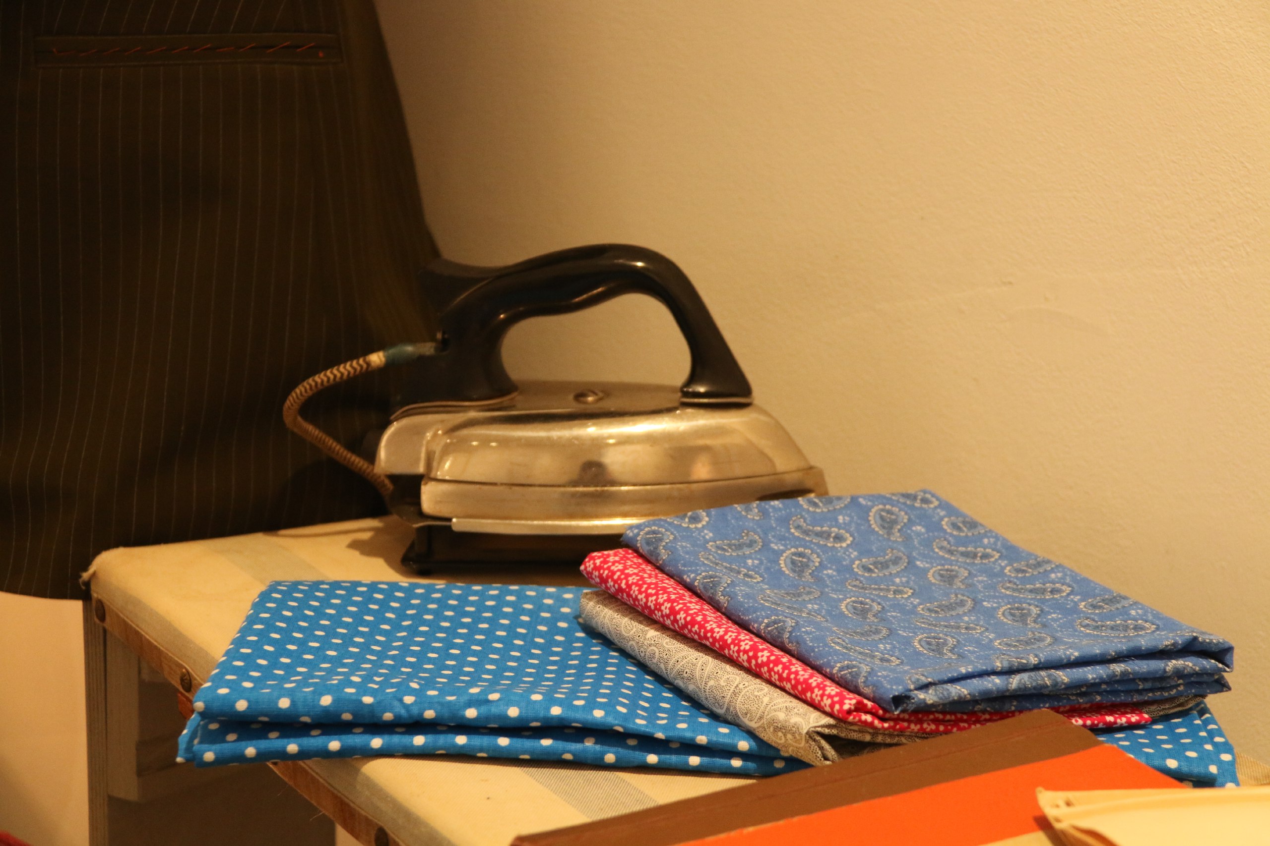 В Доме Крафта в Туле открылась выставка, посвященная швейному мастерству и модной индустрии В Доме Крафта в Туле открылась выставка, посвященная швейному мастерству и модной индустрии