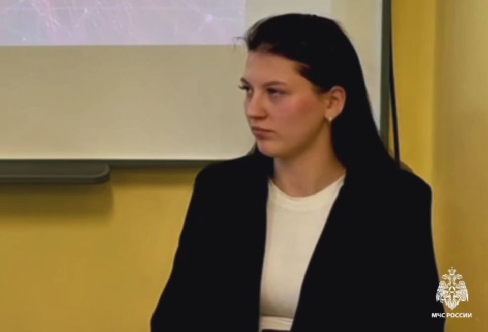 Школьница из Тульской области спасла бабушку и потушила пожар в своём доме