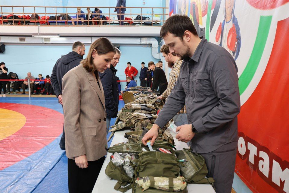 В спортшколе «Металлург» состоялось открытие межрегионального турнира по самбо среди юношей и девушек, посвященного воспитаннику, тренеру спортшколы, гвардии рядовому Сергею Карцеву В спортшколе «Металлург» состоялось открытие межрегионального турнира по самбо среди юношей и девушек, посвященного воспитаннику, тренеру спортшколы, гвардии рядовому Сергею Карцеву