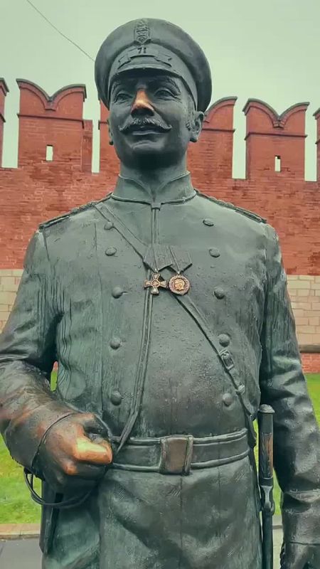 Сложный путь: поздравляем букву Ё