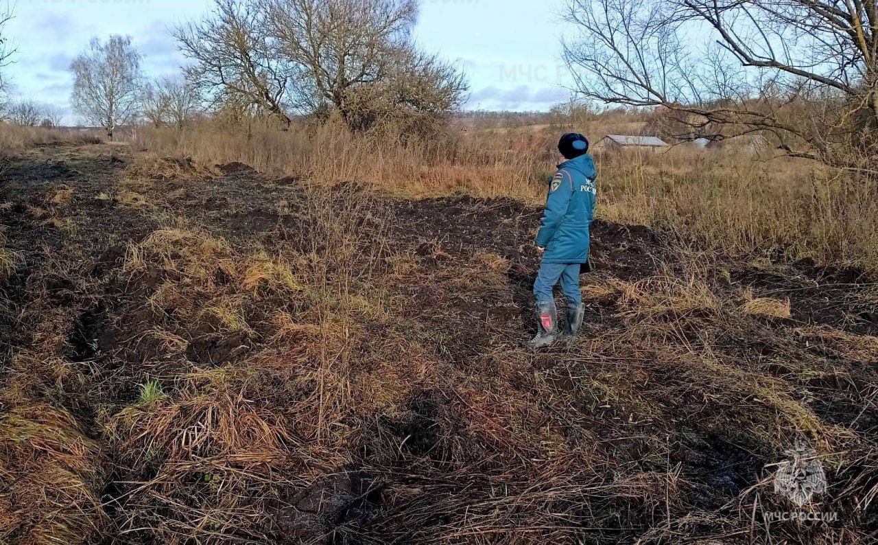 Сотрудники МЧС России проверили работу сельских администраций Плавского района по соблюдению противопожарных мер в населенных пунктах Сотрудники МЧС России проверили работу сельских администраций Плавского района по соблюдению противопожарных мер в населенных пунктах