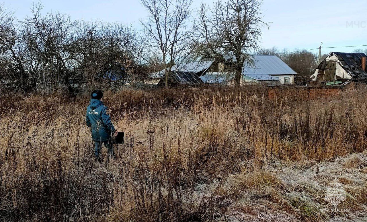 Сотрудники МЧС России проверили работу сельских администраций Плавского района по соблюдению противопожарных мер в населенных пунктах
