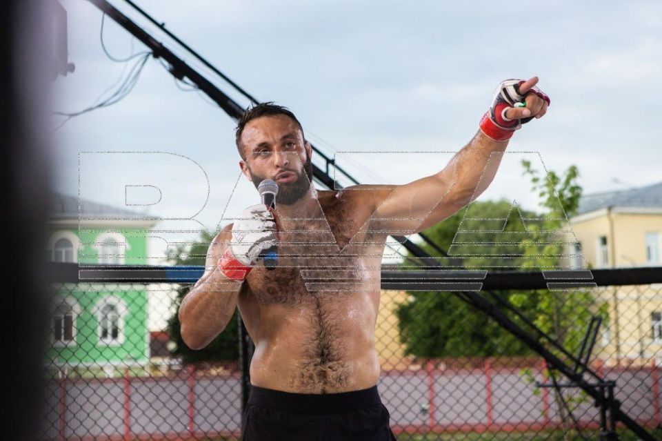 В Туле задержали бойца ММА, который оказался лидером преступной группировки — под его руководством банда «липовых» силовиков устраивала разбои и вымогала деньги