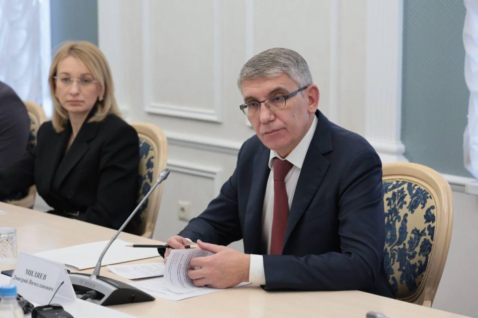 Губернатор Дмитрий Миляев провел рабочую встречу с Губернатором Ульяновской области Алексеем Русских