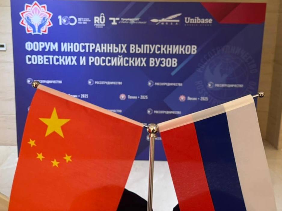 Глава города Тулы, главный врач Тульской областной стоматологической поликлиники Алексей Эрк, депутат Тульской городской Думы, главный врач Тульской городской клинической больницы скорой медицинской помощи им. Д.Я. Ваныкина... Глава города Тулы, главный врач Тульской областной стоматологической поликлиники Алексей Эрк, депутат Тульской городской Думы, главный врач Тульской городской клинической больницы скорой медицинской помощи им. Д.Я. Ваныкина...