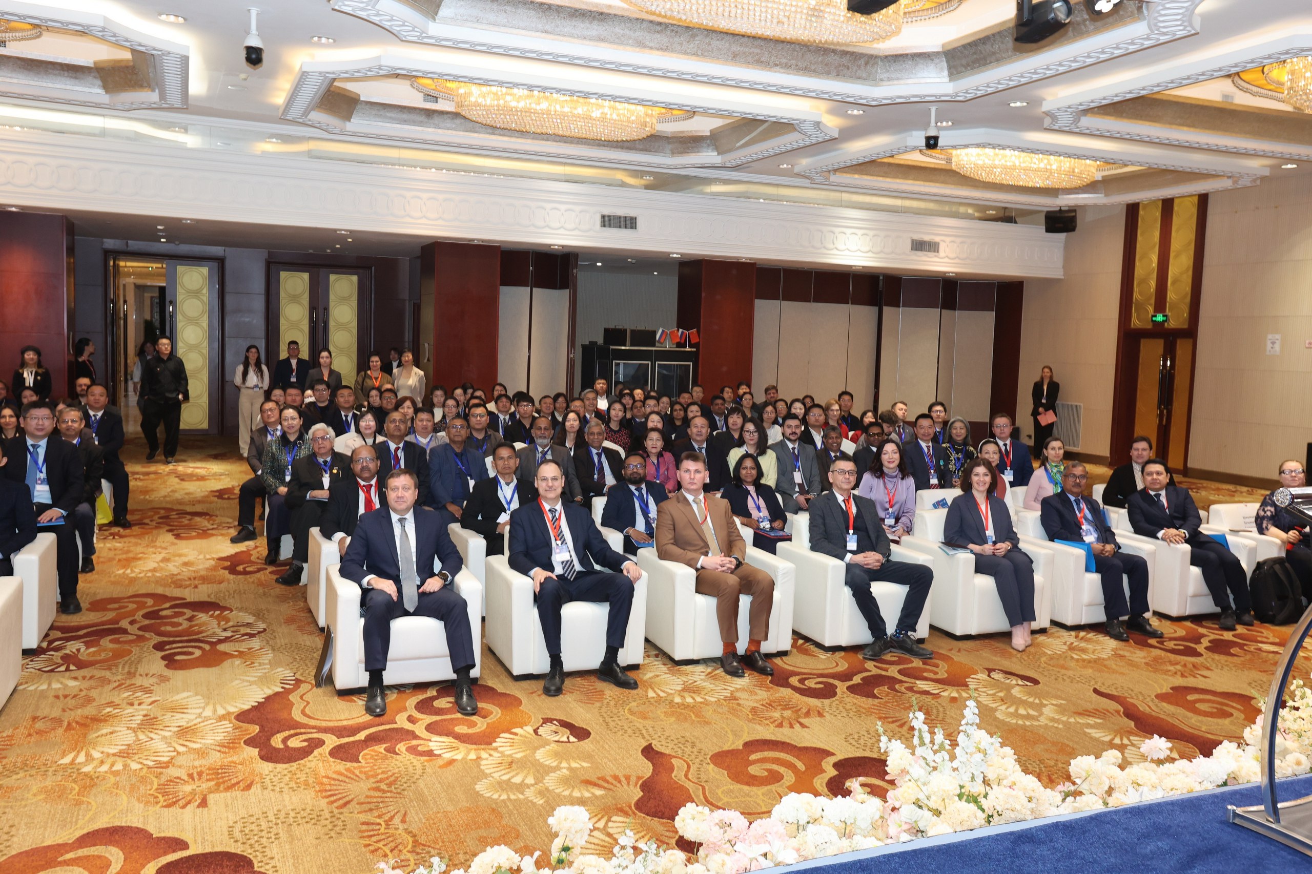 Глава города Тулы, главный врач Тульской областной стоматологической поликлиники Алексей Эрк, депутат Тульской городской Думы, главный врач Тульской городской клинической больницы скорой медицинской помощи им. Д.Я. Ваныкина... Глава города Тулы, главный врач Тульской областной стоматологической поликлиники Алексей Эрк, депутат Тульской городской Думы, главный врач Тульской городской клинической больницы скорой медицинской помощи им. Д.Я. Ваныкина...