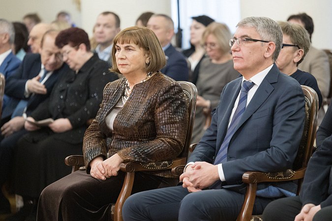 Анастасия Дементьева поздравила коллектив газеты «Молодой коммунар» с вековым юбилеем Анастасия Дементьева поздравила коллектив газеты «Молодой коммунар» с вековым юбилеем