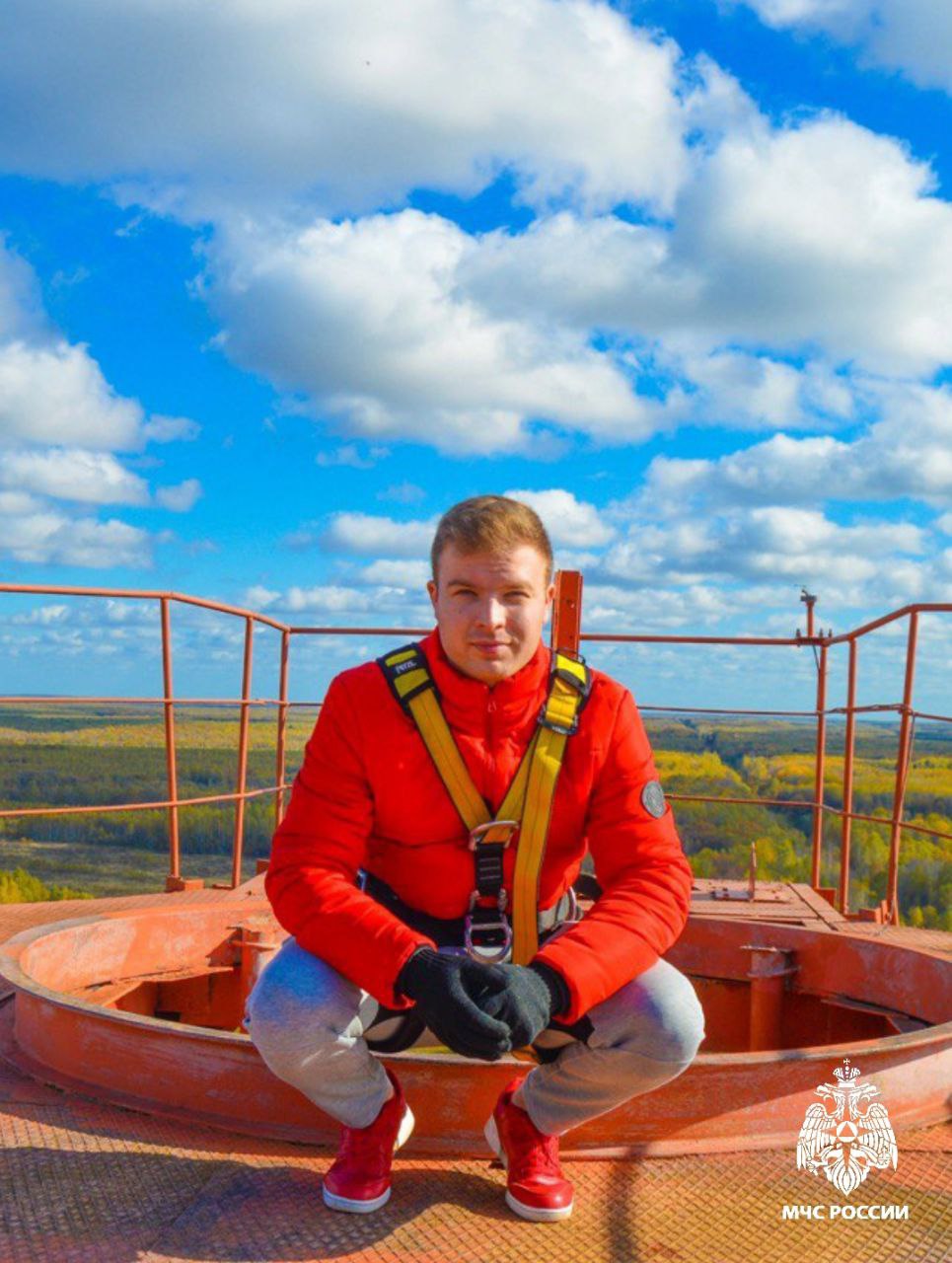 #ЛицаМЧС. «Хотелось разобраться, почему возник тот или иной пожар» Сегодня в этой рубрике мы познакомимся со старшим инженером сектора исследовательских и испытательных работ в области пожарной безопасности Испытательной... #ЛицаМЧС. «Хотелось разобраться, почему возник тот или иной пожар» Сегодня в этой рубрике мы познакомимся со старшим инженером сектора исследовательских и испытательных работ в области пожарной безопасности Испытательной...