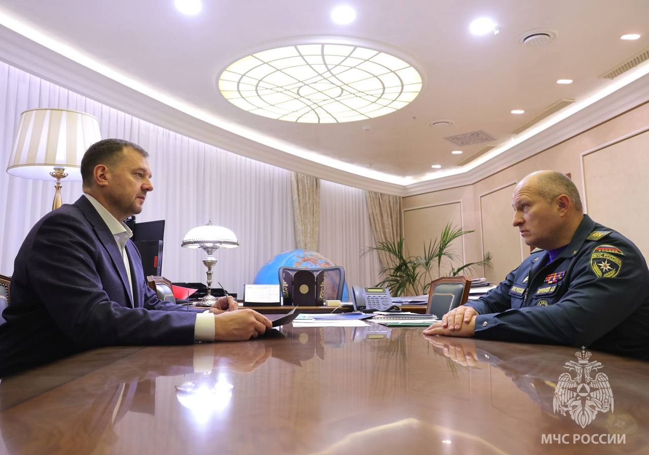 Главы МЧС России и Запорожской области обсудили вопросы повышения безопасности личного состава оперативных служб Главы МЧС России и Запорожской области обсудили вопросы повышения безопасности личного состава оперативных служб