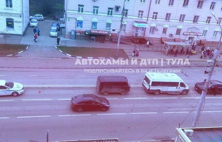 Водитель микроавтобуса умер на Красноармейском проспекте в Туле