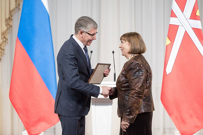 Анастасия Дементьева поздравила коллектив газеты «Молодой коммунар» с вековым юбилеем Анастасия Дементьева поздравила коллектив газеты «Молодой коммунар» с вековым юбилеем