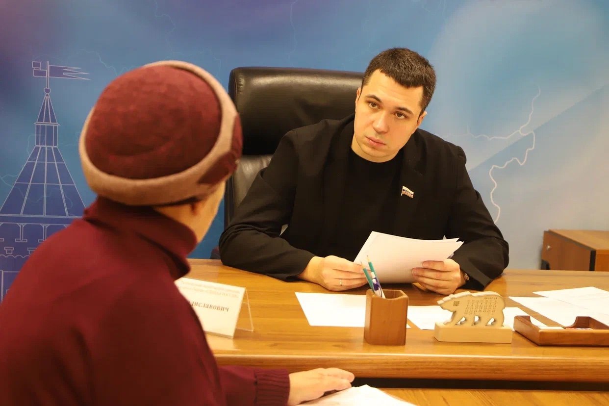 Депутаты Тульской городской Думы регулярно проводят личные приемы граждан Депутаты Тульской городской Думы регулярно проводят личные приемы граждан