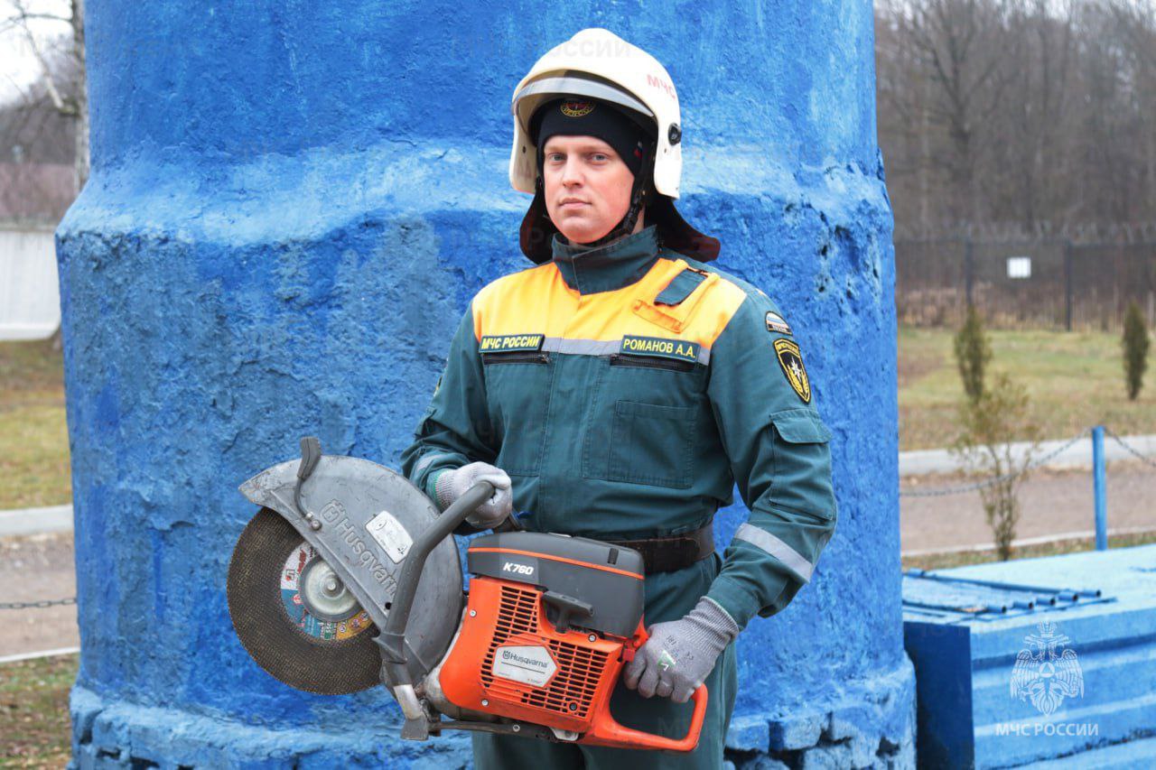 Офицер Тульского спасательного центра стал одним из лучших в стране по и получил награду на фестивале «Созвездие мужества» Офицер Тульского спасательного центра стал одним из лучших в стране по и получил награду на фестивале «Созвездие мужества»