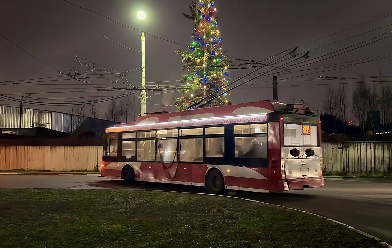 Рассказываем, как будет украшен общественный транспорт региона в преддверии Нового 2026 года Рассказываем, как будет украшен общественный транспорт региона в преддверии Нового 2026 года