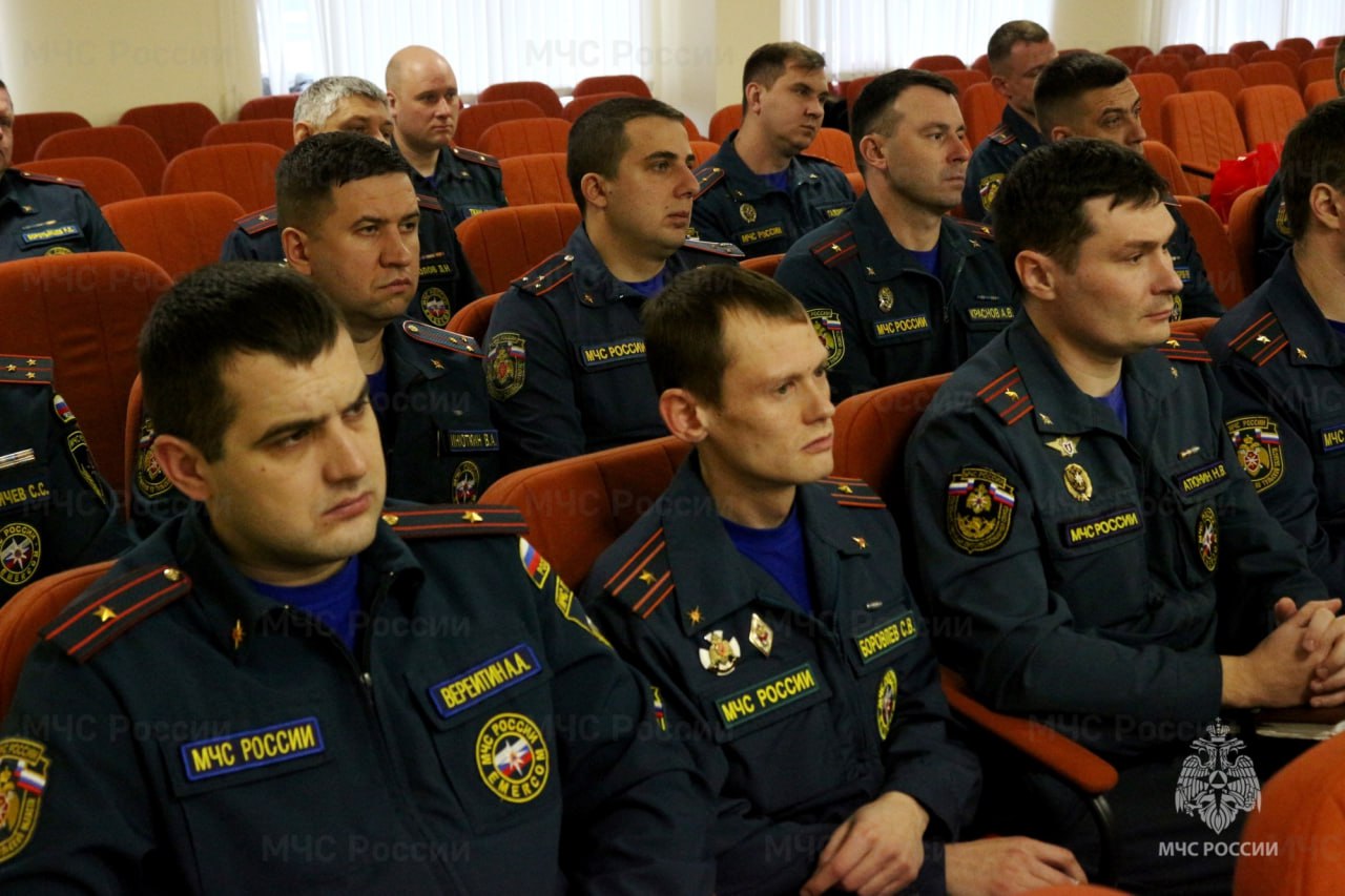 В региональном спасательном ведомстве прошли занятия школы оперативного мастерства В региональном спасательном ведомстве прошли занятия школы оперативного мастерства