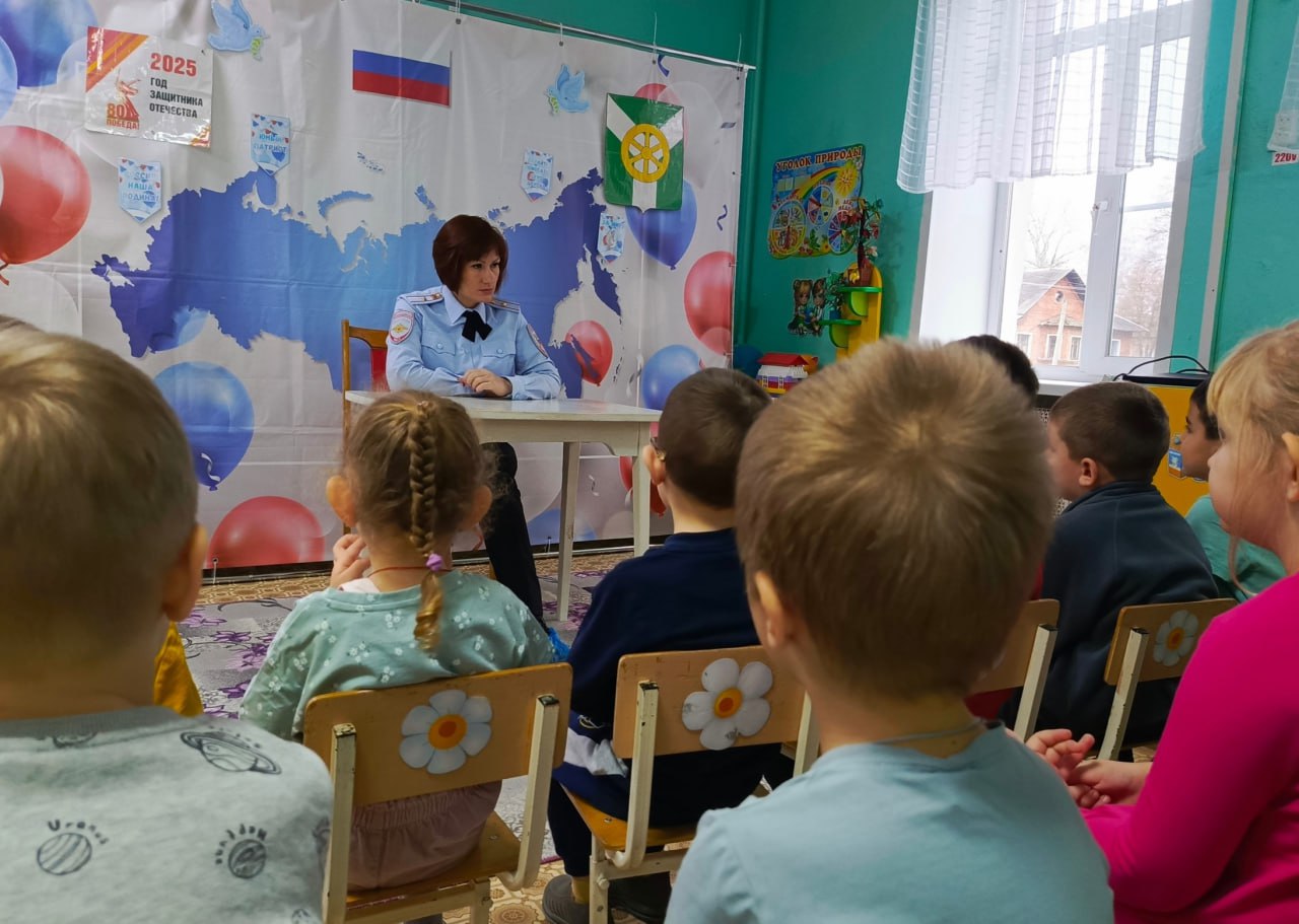 В Узловском районе сотрудником полиции проведена профилактическая беседа в рамках акции «16 дней против насилия», направленная на борьбу с домашним насилием В Узловском районе сотрудником полиции проведена профилактическая беседа в рамках акции «16 дней против насилия», направленная на борьбу с домашним насилием