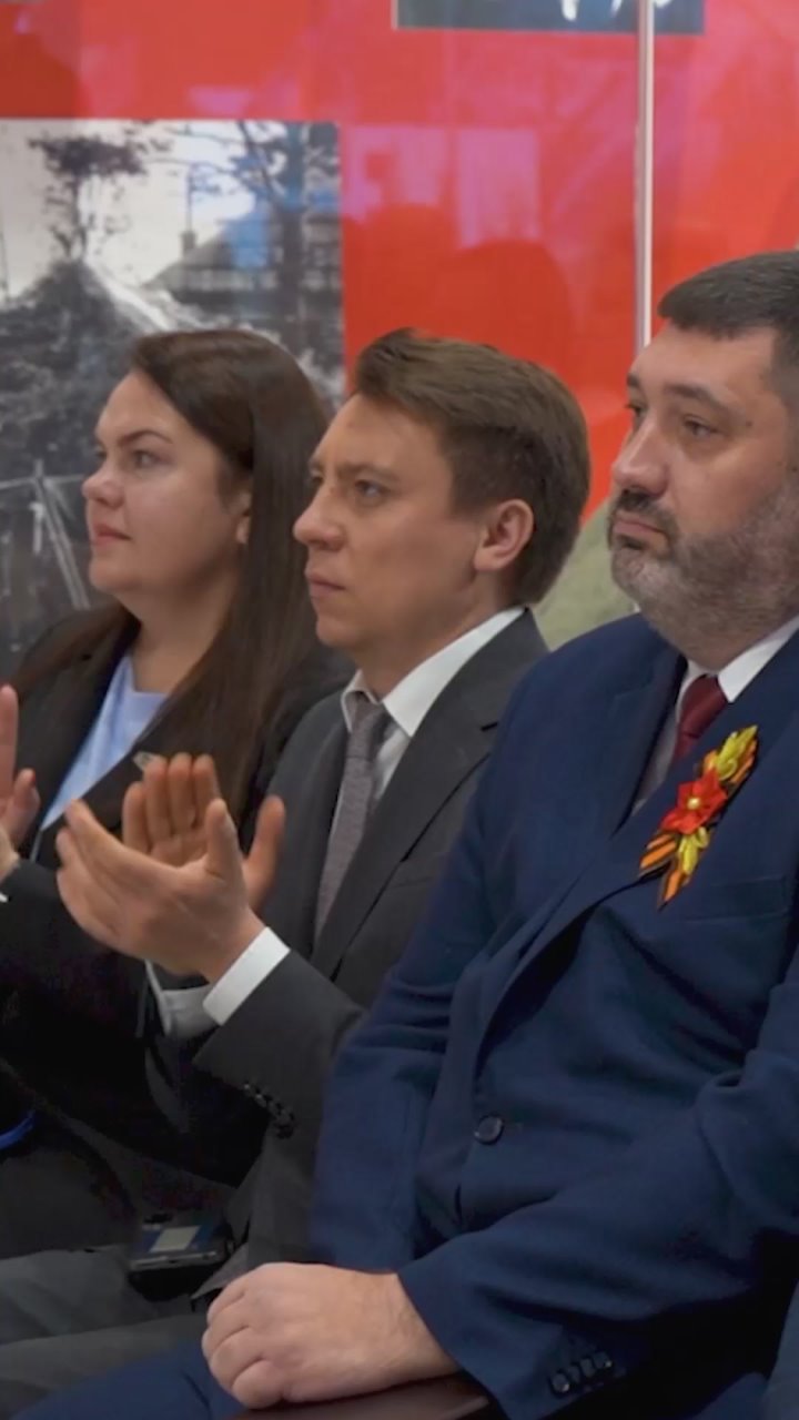 Губернатор Дмитрий Миляев вручил жителям государственные и региональные награды