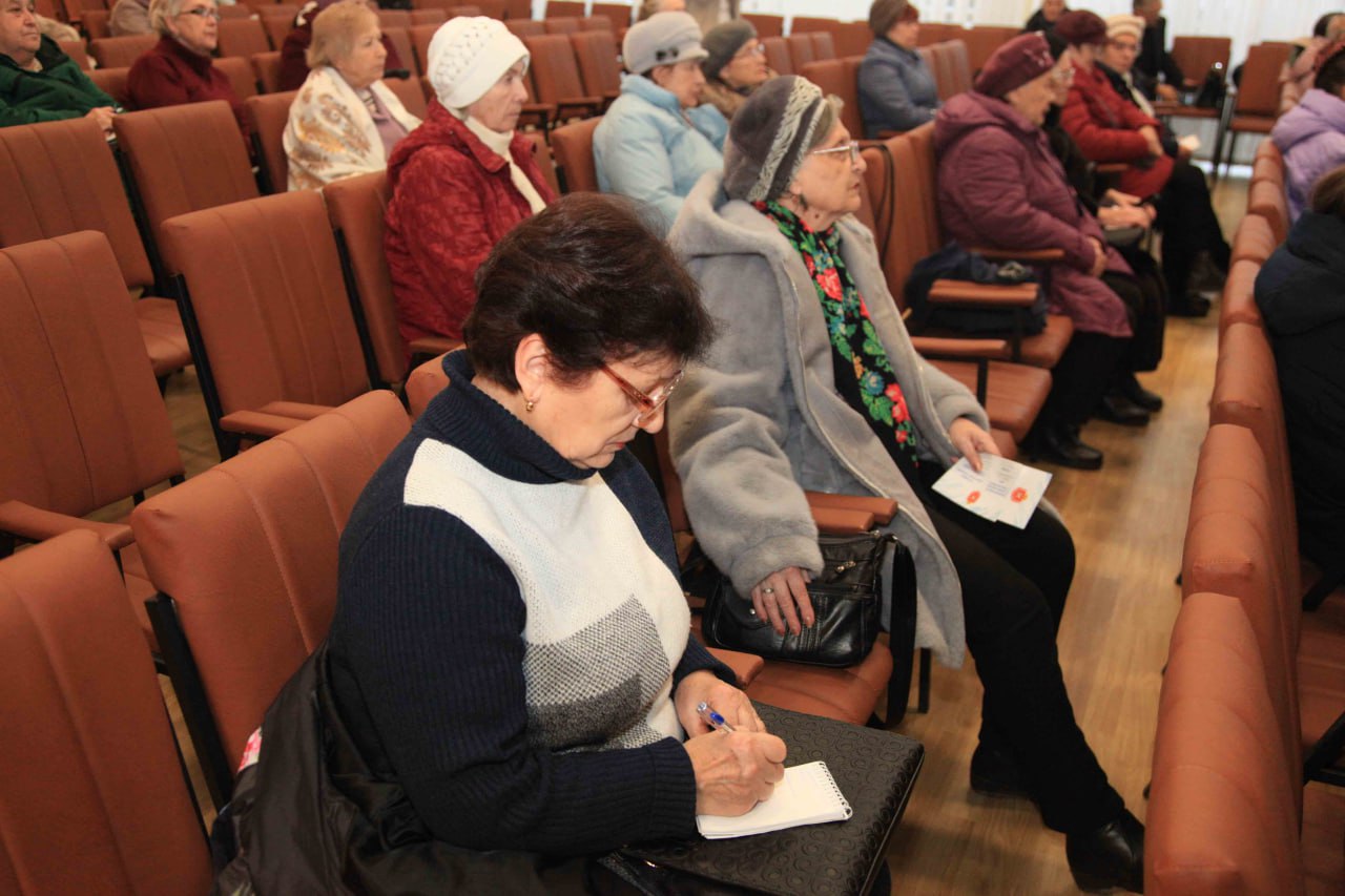 В рамках «Школы правовых знаний» сотрудник полиции рассказал жителям Привокзального округа Тулы, как не стать жертвой мошенников В рамках «Школы правовых знаний» сотрудник полиции рассказал жителям Привокзального округа Тулы, как не стать жертвой мошенников