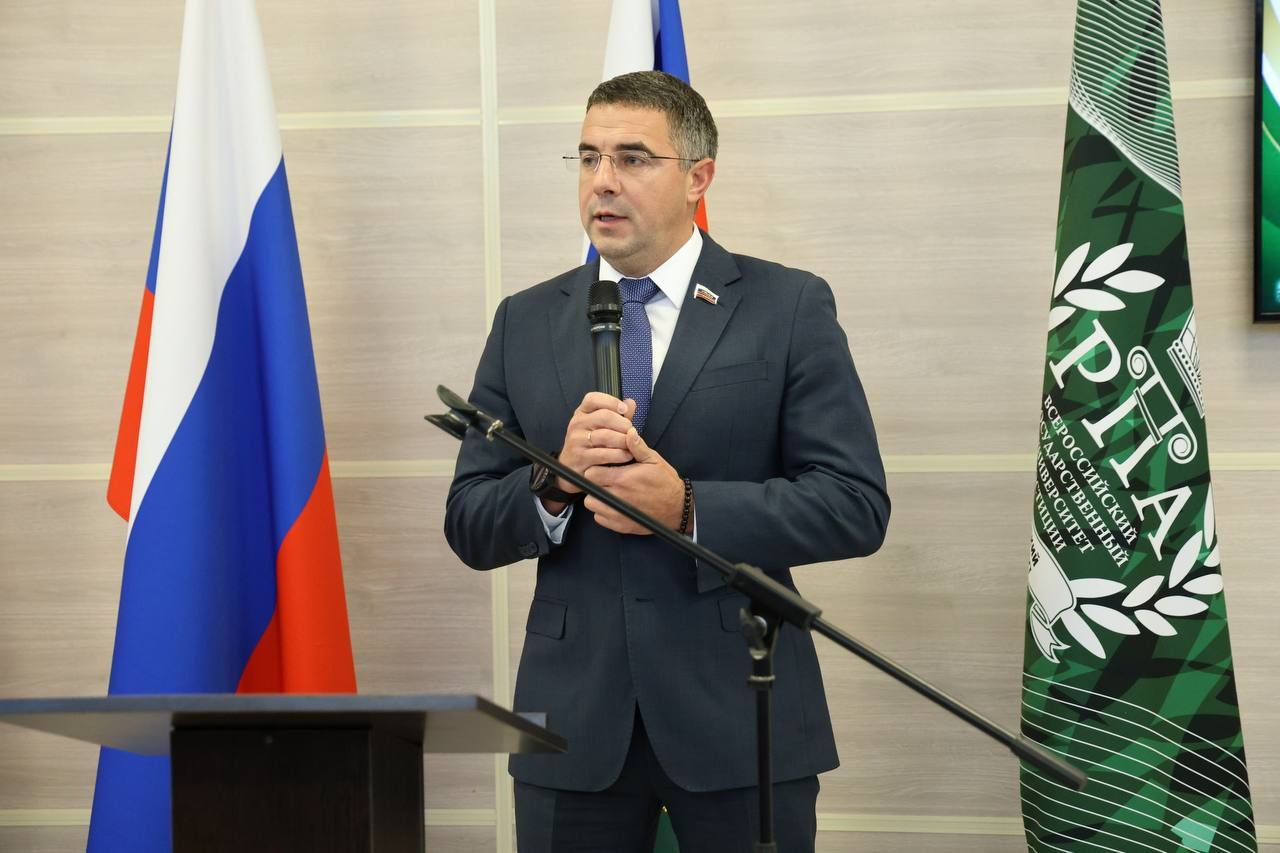 Глава города Тулы Алексей Эрк принял участие в открытии выставки «Защита суверенитета Российского государства. История и современность» в парке «Патриот-Тула»