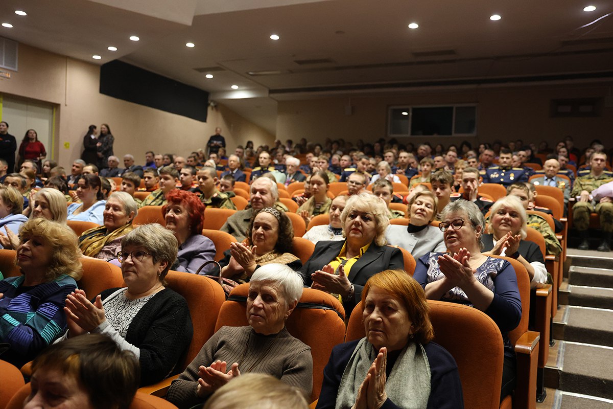 Алексей Эрк поздравил туляков с 84-й годовщиной обороны Тулы Алексей Эрк поздравил туляков с 84-й годовщиной обороны Тулы