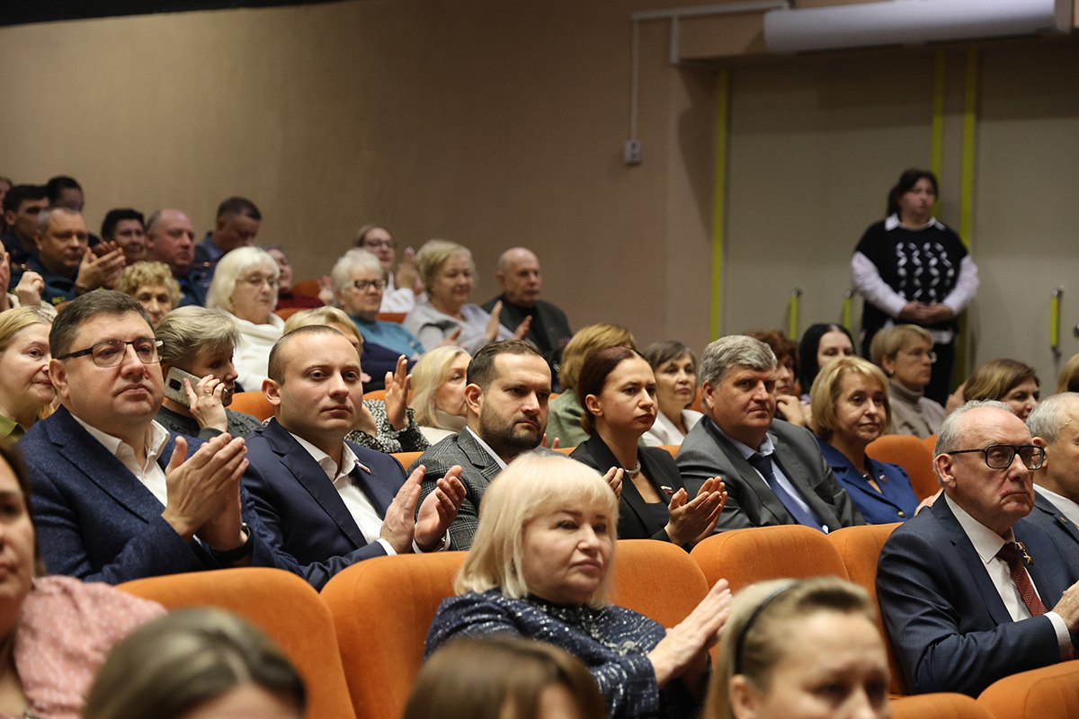 Алексей Эрк поздравил туляков с 84-й годовщиной обороны Тулы Алексей Эрк поздравил туляков с 84-й годовщиной обороны Тулы