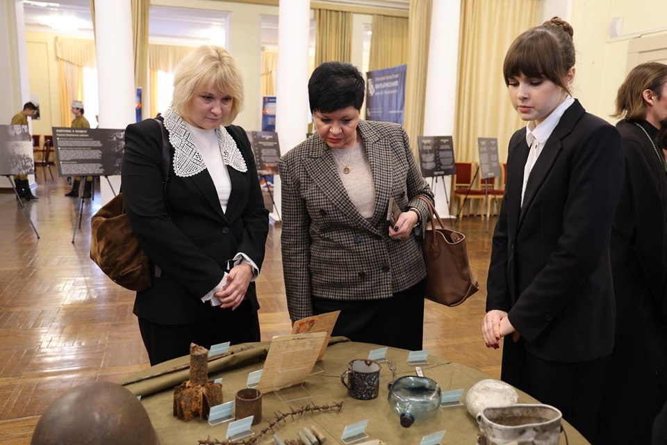 Алексей Эрк и депутаты гордумы приняли участие в ХХ областных Рождественских образовательных чтениях Алексей Эрк и депутаты гордумы приняли участие в ХХ областных Рождественских образовательных чтениях