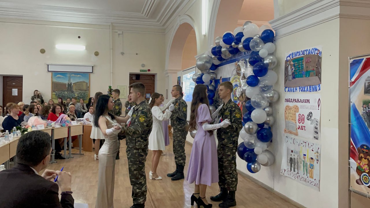 Тульские полицейские и общественники поздравили Юридический полицейский колледж с 30-летием Тульские полицейские и общественники поздравили Юридический полицейский колледж с 30-летием