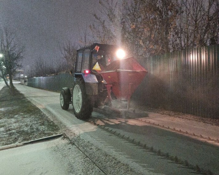 Зимняя техника вышла на улицы города