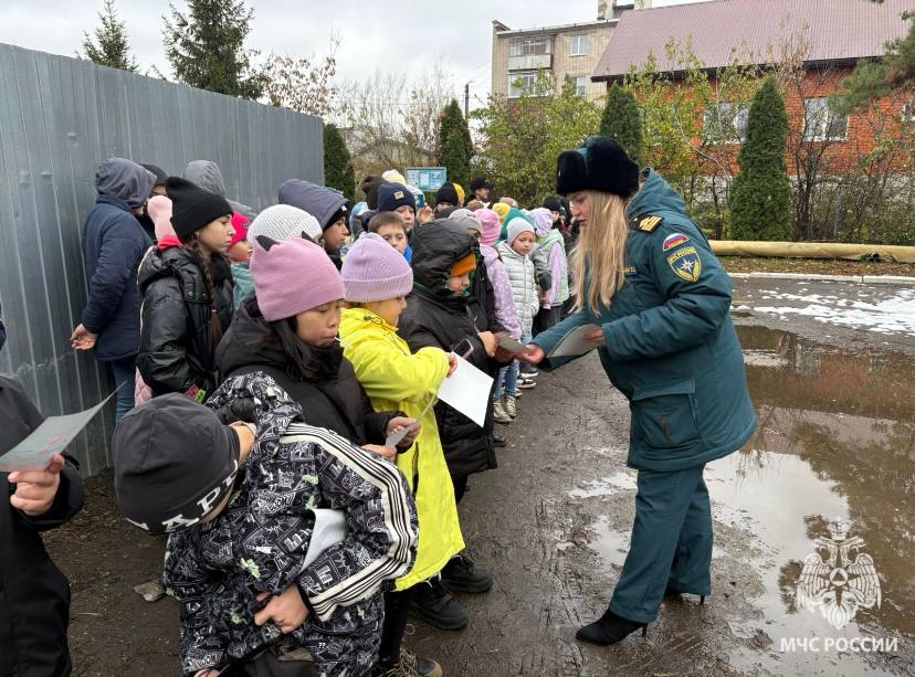 #ЛицаМЧС. «Помоги другим, и жизнь станет лучше» Сегодня в нашей рубрике инспектор Государственной инспекции по маломерным судам ГУ МЧС России по Тульской области Екатерина Богрянцева, ставшая победителем конкурса «Доброволец... #ЛицаМЧС. «Помоги другим, и жизнь станет лучше» Сегодня в нашей рубрике инспектор Государственной инспекции по маломерным судам ГУ МЧС России по Тульской области Екатерина Богрянцева, ставшая победителем конкурса «Доброволец...