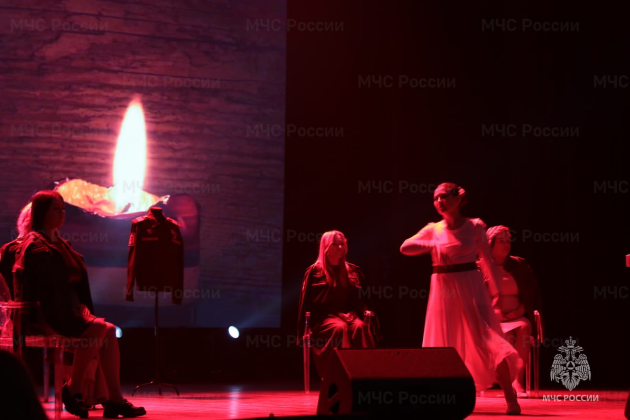 Начальник ГУ МЧС России по Тульской области Алексей Сабадырев принял участие в награждении тульских добровольцев Начальник ГУ МЧС России по Тульской области Алексей Сабадырев принял участие в награждении тульских добровольцев