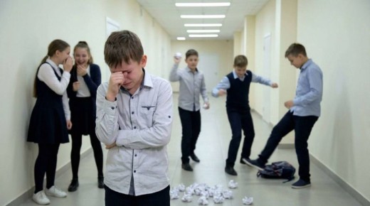 «Кричала и пряталась за стулом»: как в Тульской области работают со школьным буллингом