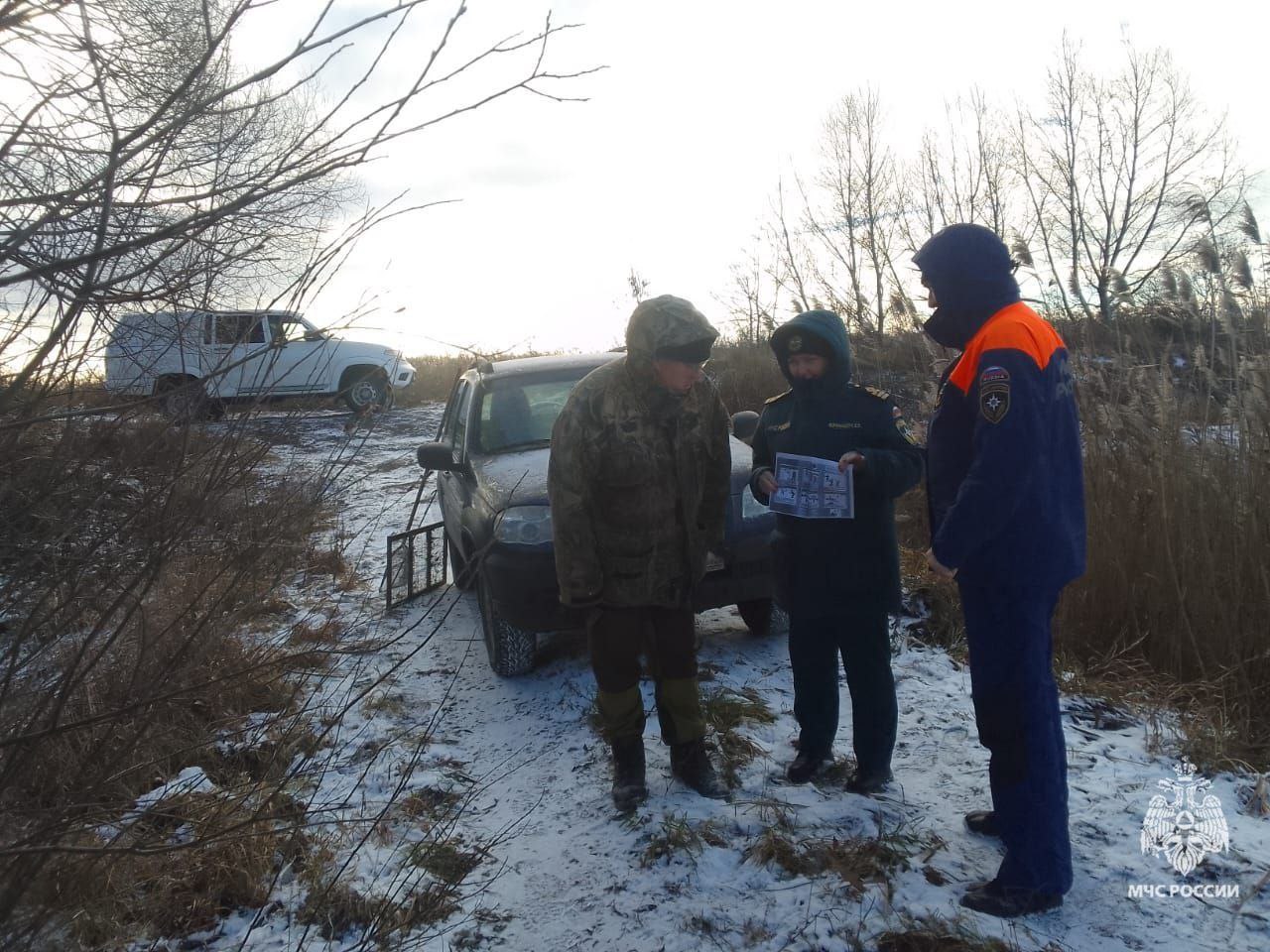 О средствах спасения на воде и безопасном нахождении у водоема напомнили населению инспекторы ГИМС МЧС России О средствах спасения на воде и безопасном нахождении у водоема напомнили населению инспекторы ГИМС МЧС России