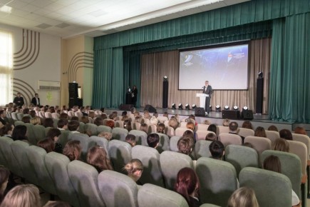 Учитель — звучит гордо: Губернатор Дмитрий Миляев наградил победителей конкурса «Педагогический успех 71»