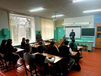 Школьникам рассказали о профессии спасатель и о безопасности