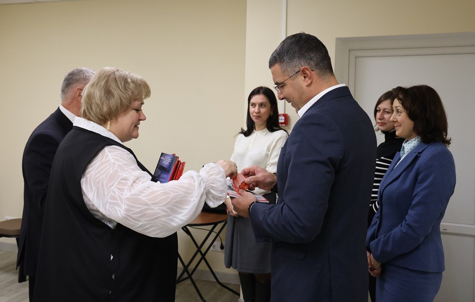 Глава города Тулы Алексей Эрк и депутат Тульской городской Думы, руководитель центра «Герой 71» Елена Шмелева приняли участие в церемонии открытия центра медиации Глава города Тулы Алексей Эрк и депутат Тульской городской Думы, руководитель центра «Герой 71» Елена Шмелева приняли участие в церемонии открытия центра медиации