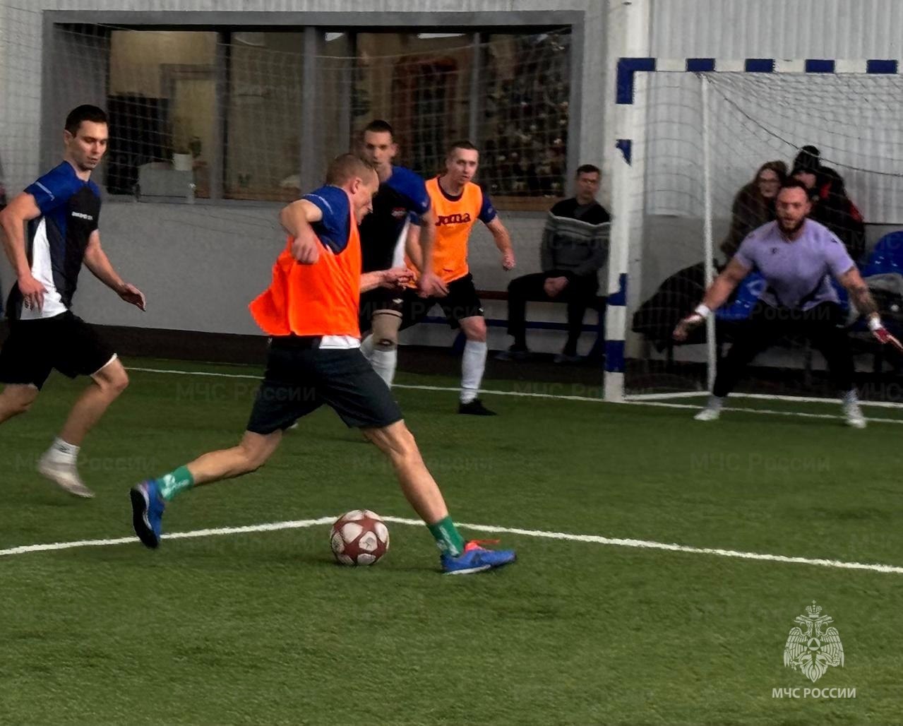 #МЧСзаЗОЖ. Голы и победа! На базе Центра игровых видов спорта в Туле состоялись матчи 1/4 и 1/2 раунда плей-офф соревнований по мини-футболу регионального спортивного проекта "Битва Клубов" #МЧСзаЗОЖ. Голы и победа! На базе Центра игровых видов спорта в Туле состоялись матчи 1/4 и 1/2 раунда плей-офф соревнований по мини-футболу регионального спортивного проекта "Битва Клубов"