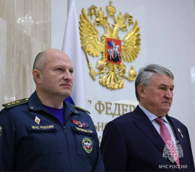 В Совете Федерации организована выставка к 35-летию МЧС России В Совете Федерации организована выставка к 35-летию МЧС России