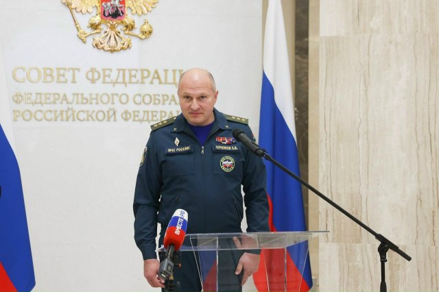 В Совете Федерации организована выставка к 35-летию МЧС России В Совете Федерации организована выставка к 35-летию МЧС России