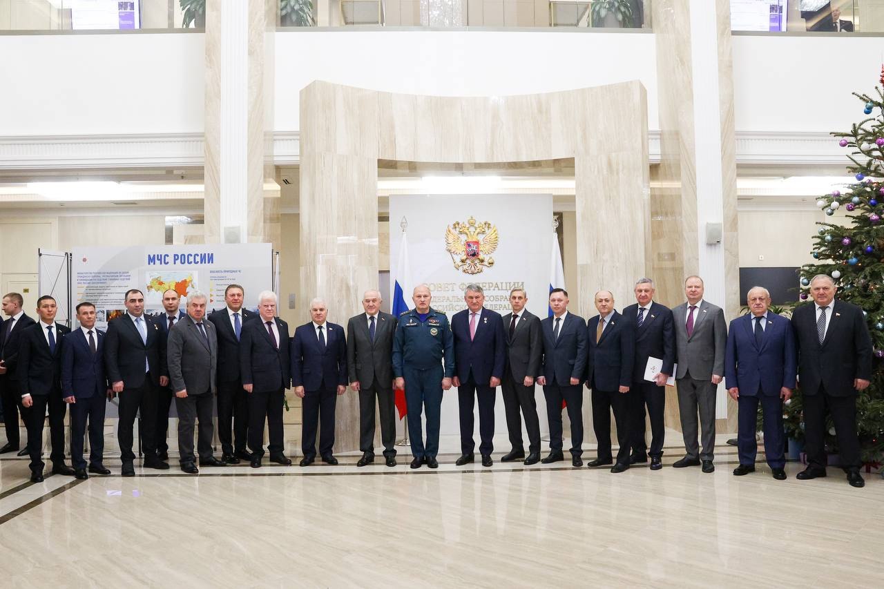 В Совете Федерации организована выставка к 35-летию МЧС России В Совете Федерации организована выставка к 35-летию МЧС России