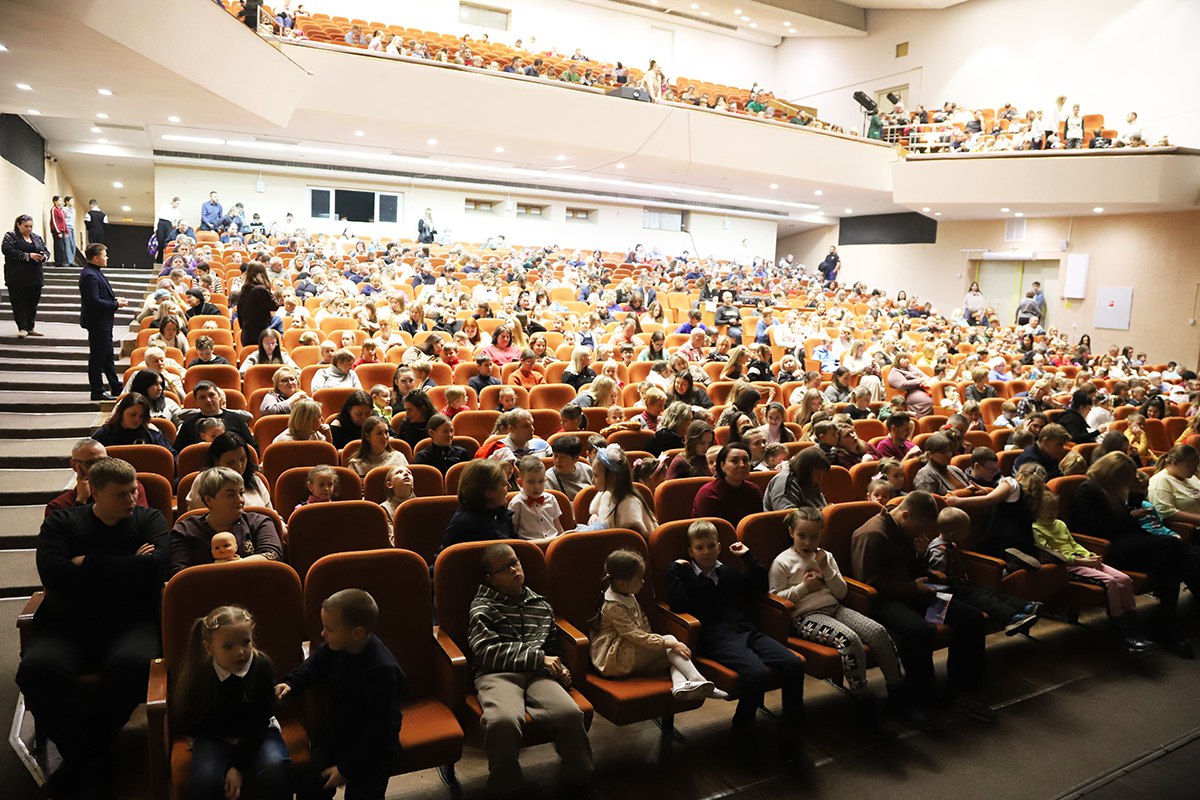 В Городском концертном зале состоялось открытие Елки Главы города Тулы В Городском концертном зале состоялось открытие Елки Главы города Тулы