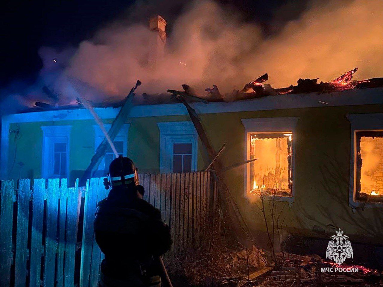 Ранним утром при пожарах в Туле и Суворове погибли 2 человека Ранним утром при пожарах в Туле и Суворове погибли 2 человека