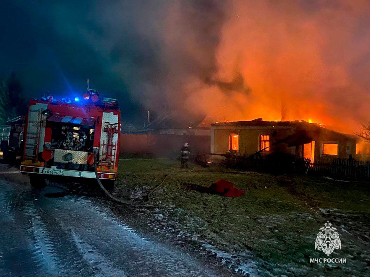 Ранним утром при пожарах в Туле и Суворове погибли 2 человека Ранним утром при пожарах в Туле и Суворове погибли 2 человека