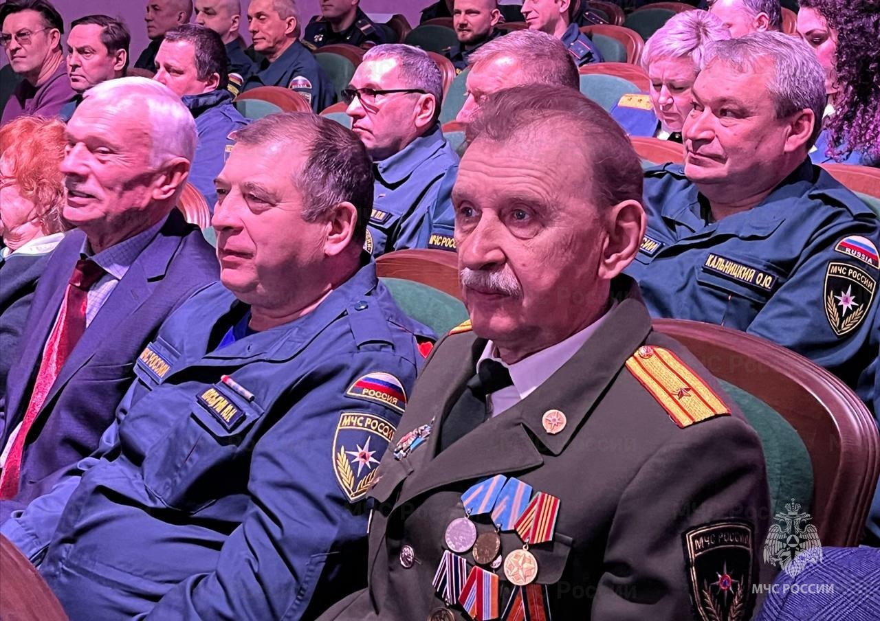 В Тульской области прошли торжественные мероприятия в честь Дня спасателя и 35-летия со дня образования ведомства В Тульской области прошли торжественные мероприятия в честь Дня спасателя и 35-летия со дня образования ведомства