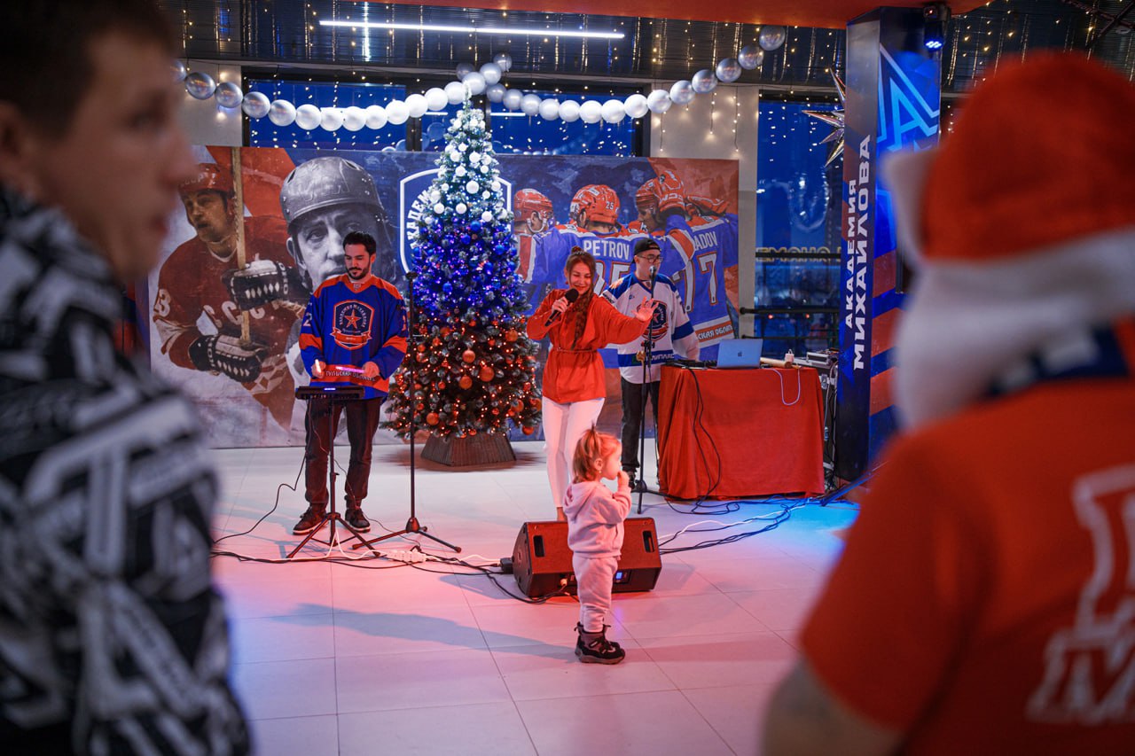Праздник спорта: в Туле прошел новогодний хоккейный матч Праздник спорта: в Туле прошел новогодний хоккейный матч