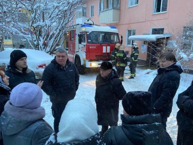 Илья Беспалов: Выехал на место пожара в квартире на улице Сурикова, 15.